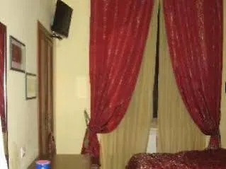 Rudy Center Oda ve Kahvaltı 4*